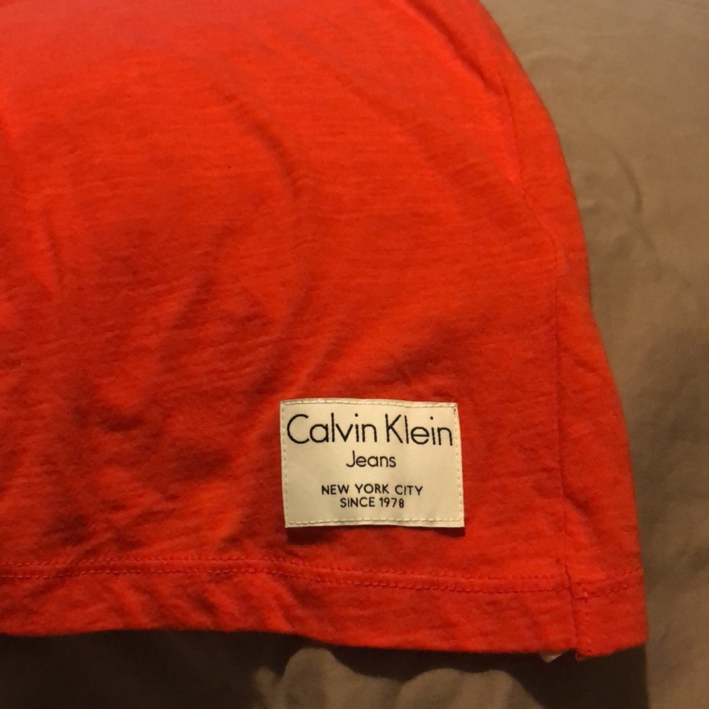 Split-back Tee - Picture 4 of 8